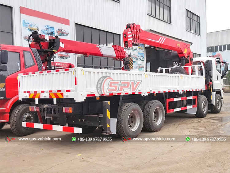 ISUZU 8x4 Cargo Lorry Mounted Crane - Rear Right Side